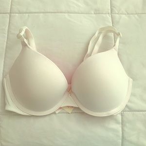Victoria’s Secret Pink brand bra